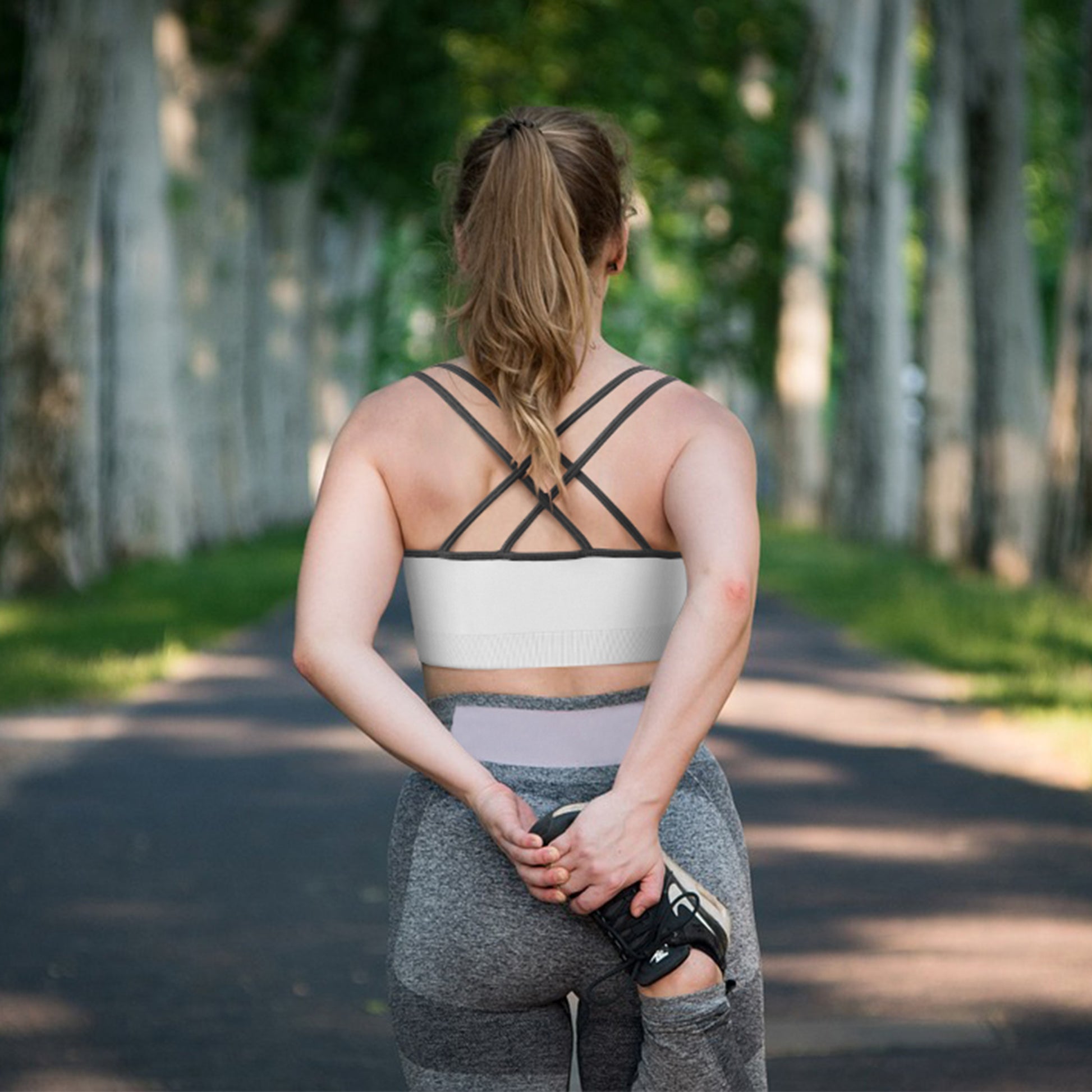 VEQKING Strappy Women's Sports Bras for Cross-Back Running with Removable Padding White